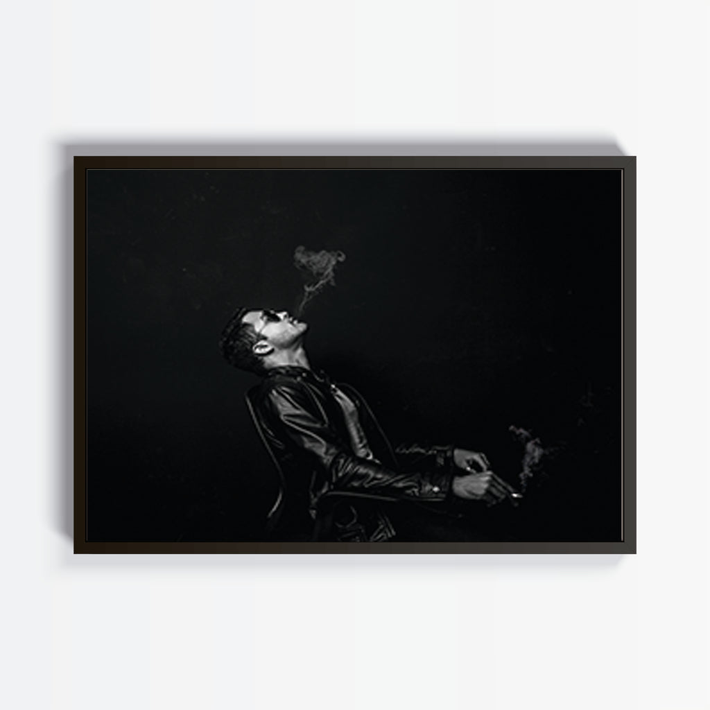 Man Smoking - Studio MagArt