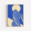 Mujer Azul bajo la Luna – cuadro decorativo con marco natural | Studio MagArt