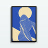 Mujer Azul bajo la Luna – cuadro decorativo con marco negro | Studio MagArt